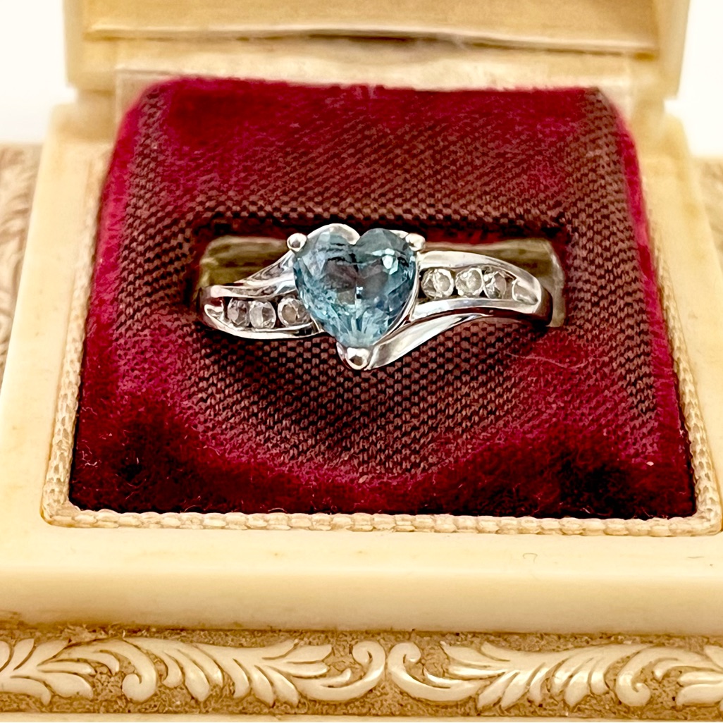 Womens 10k 10kt Solid White Gold Blue Topaz Heart Ring Size 7